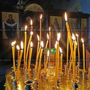 Свеча у фото...