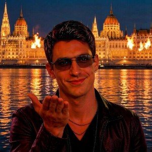 Cseresznye + Szantálfa + Dohány + Bőr: Az én jellegzetes illatom
