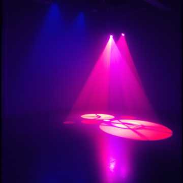 Танец в темноте