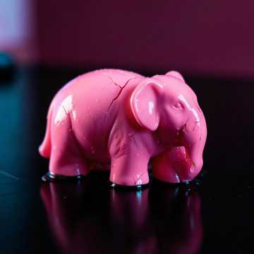 Rózsaszín Elefánt (Розовый слоник)