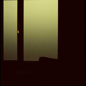 Горячий кофе стал горьким.